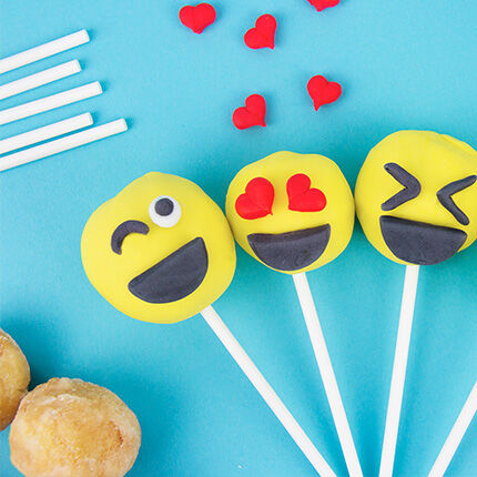 Use Pop'ems to create your favorite emojis any time of the year with these fun Emoji Pops!